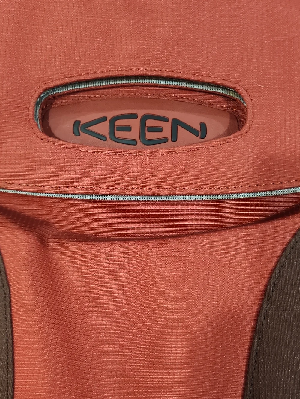 NWOT KEEN Hybrid Transport Rust/Brown Large Messenger Bag